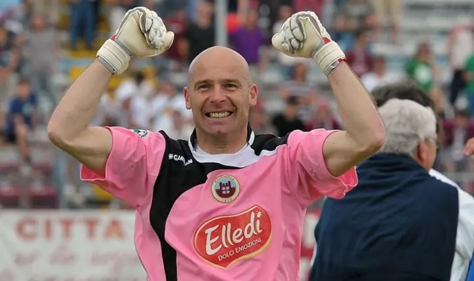 Andrea Pierobon 46 tuổi