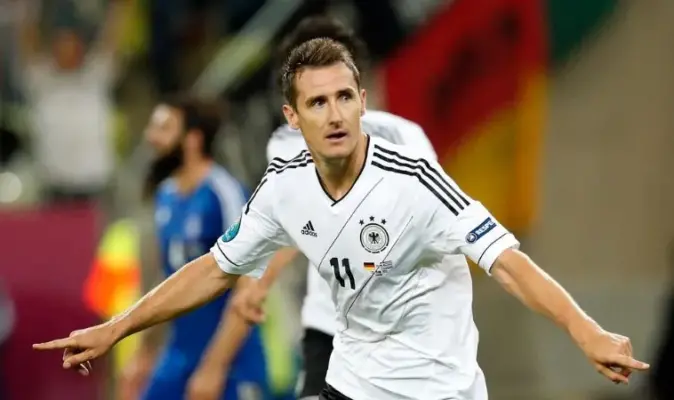 Miroslav Klose có sự nghiệp thi đấu tích cực cho nhiều câu lạc bộ